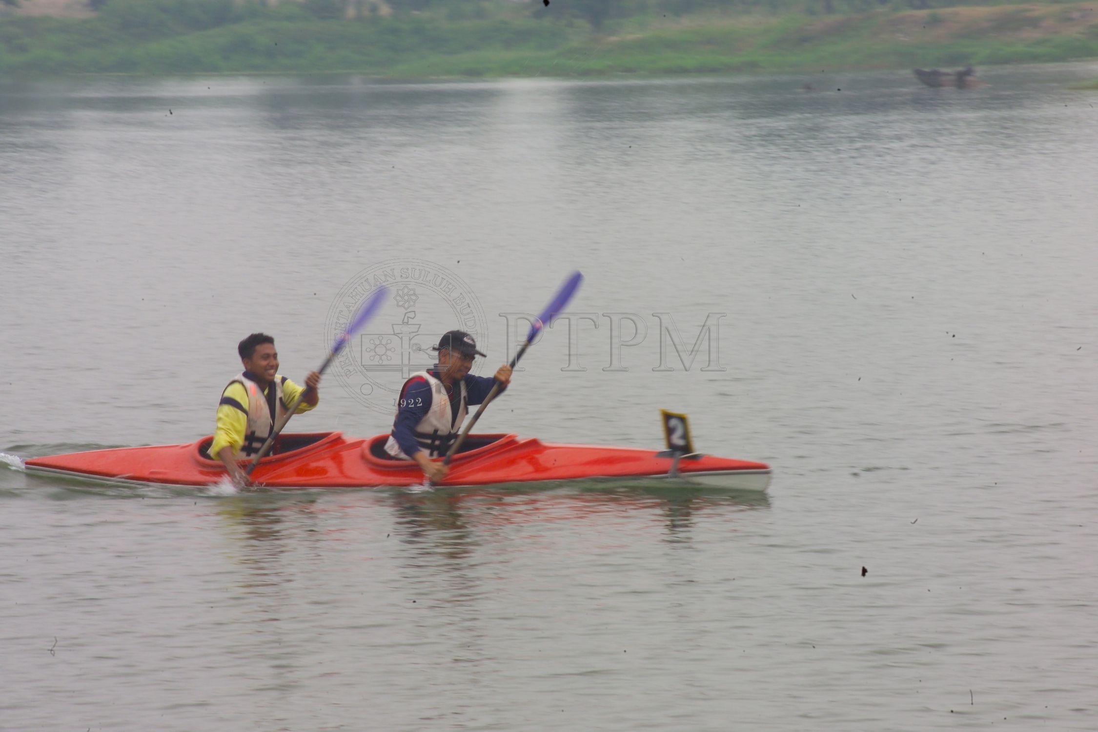 PTPM 05 13 kayak D8XZ8760